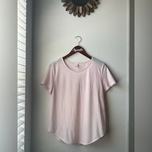 Under Armour Pink Short Sleeve T-Shirt - Picture 1 of 4